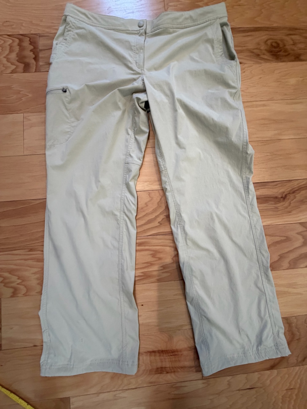L.L.Bean Women’s Size 18 Regular Stretch Hiking Pants Beige Straight Leg Nylon
